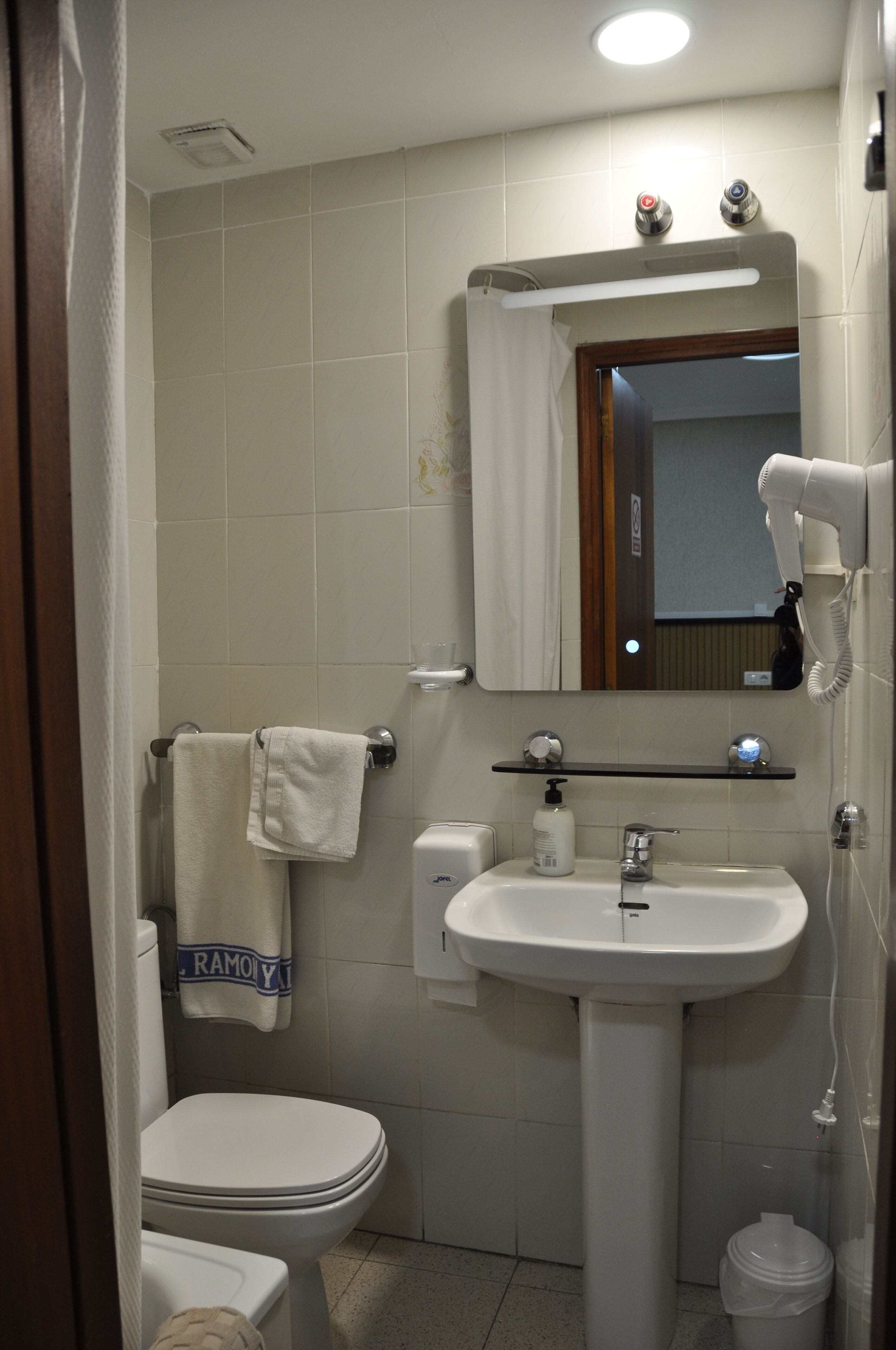 Photo - Hostal Ramón y Cajal