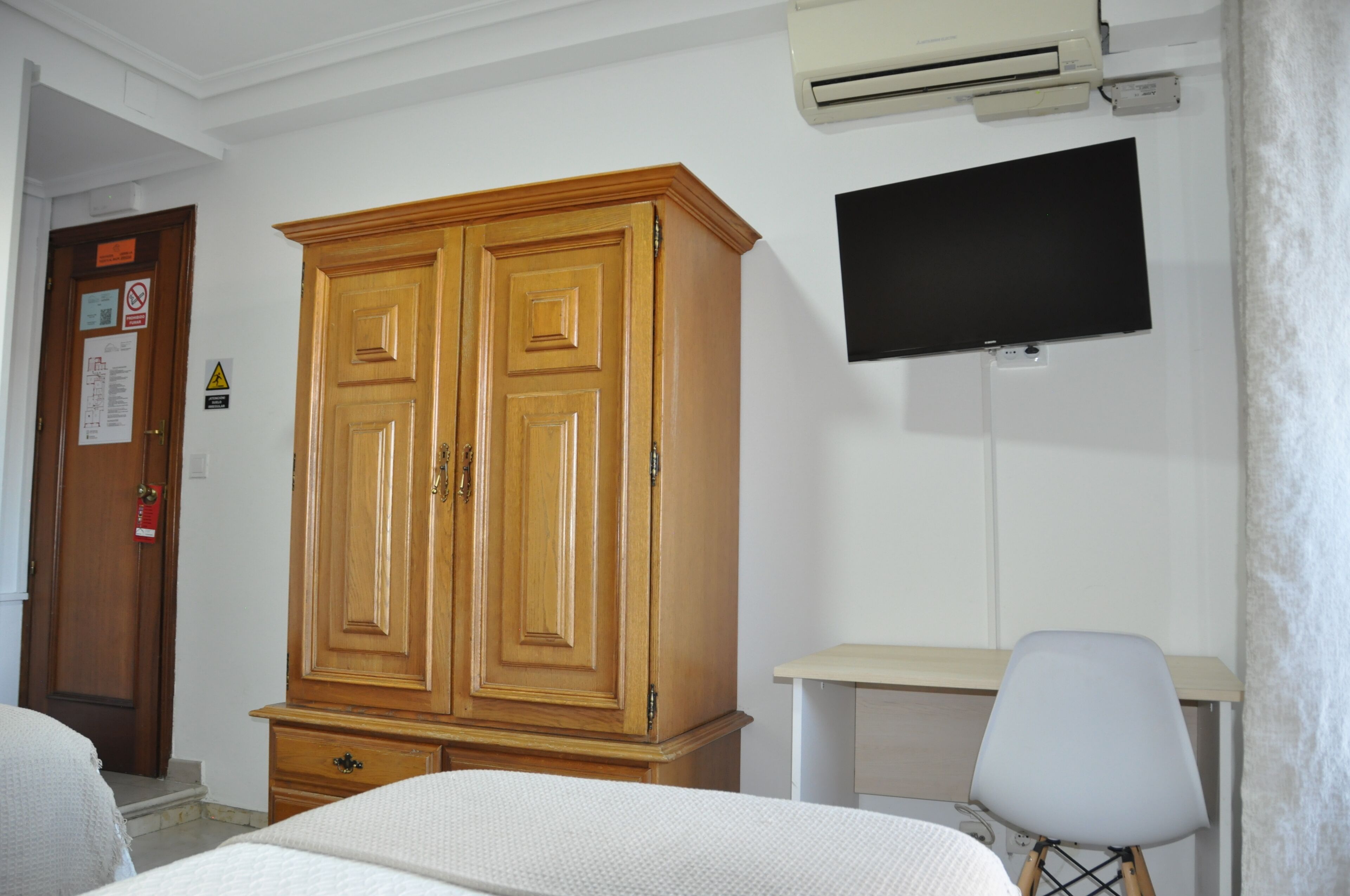 Photo - Hostal Ramón y Cajal