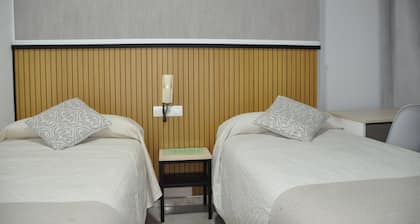 Hostal Ramón y Cajal