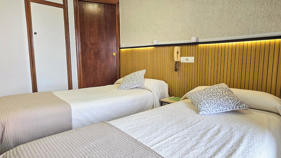 Hostal Ramón y Cajal