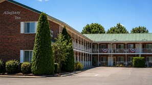 Front of property - Alleghany Inn (Sparta)