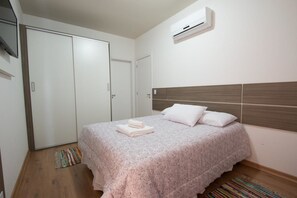 Apartamento, várias camas, para não fumantes (102) | Cortinas blackout, quartos à prova de som, Wi-Fi de cortesia