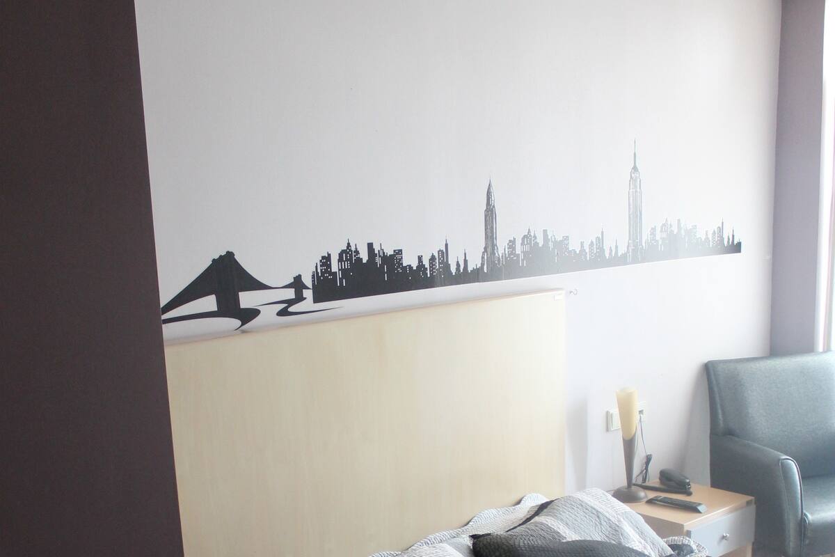 Individually decorated, free WiFi, bed sheets
