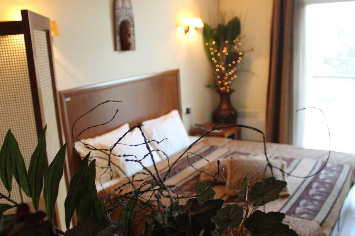 Individually decorated, free WiFi, bed sheets