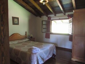 Double Room | Desk, blackout drapes, free cribs/infant beds, rollaway beds - Casa Rural Kerizara (Otxandio)