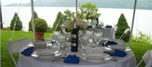 Outdoor dining - Cobblescote on the Lake (Cooperstown)