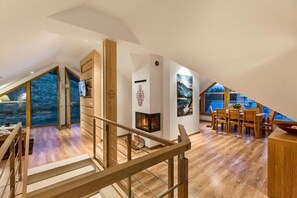 Departamento Deluxe, balcón, vista a la montaña | Interior