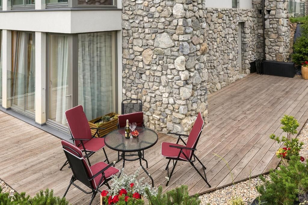 Premier-Apartment, Balkon, Bergblick | Speisen im Freien