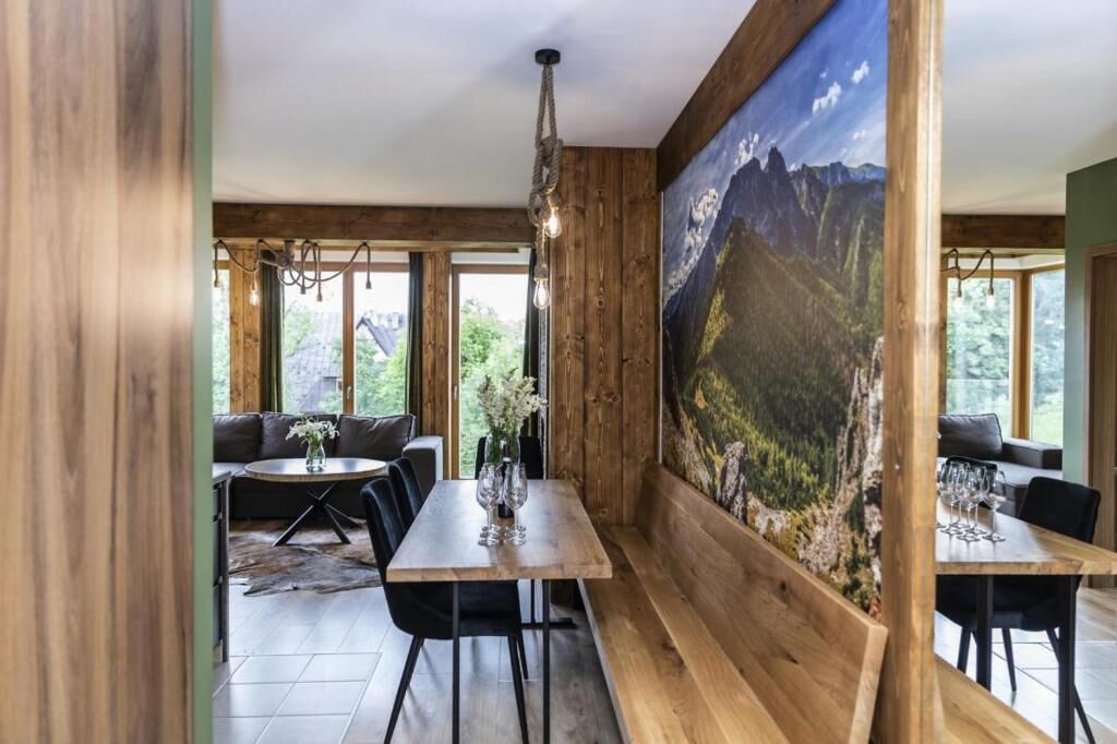 Comfort Apartment, Balcony, Mountain View | Dining
