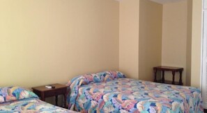 ห้องสแตนดาร์ดสำหรับสี่ท่าน | เครื่องนอนระดับพรีเมียม, เปล/เตียงเด็กอ่อน (ฟรี), Wi-Fi ฟรี