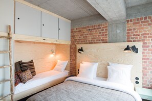 Alarm clocks, wheelchair access - Jam Hotel Brussels (Brussels)
