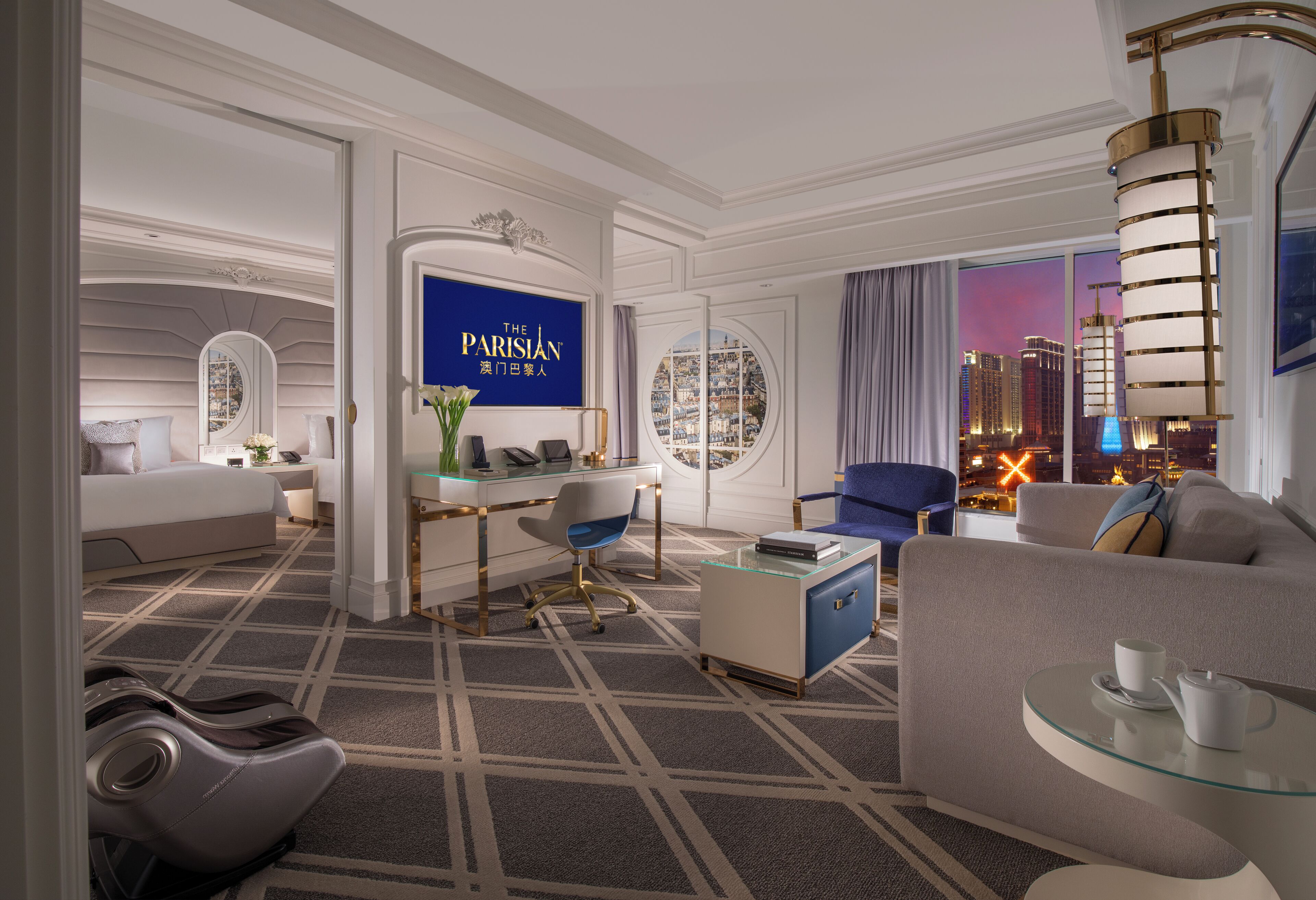 Romantisk suite | Sengetøy av topp kvalitet, safe på rommet og skrivebord