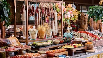 Tägliches Frühstücksbuffet (398 MOP pro Person)