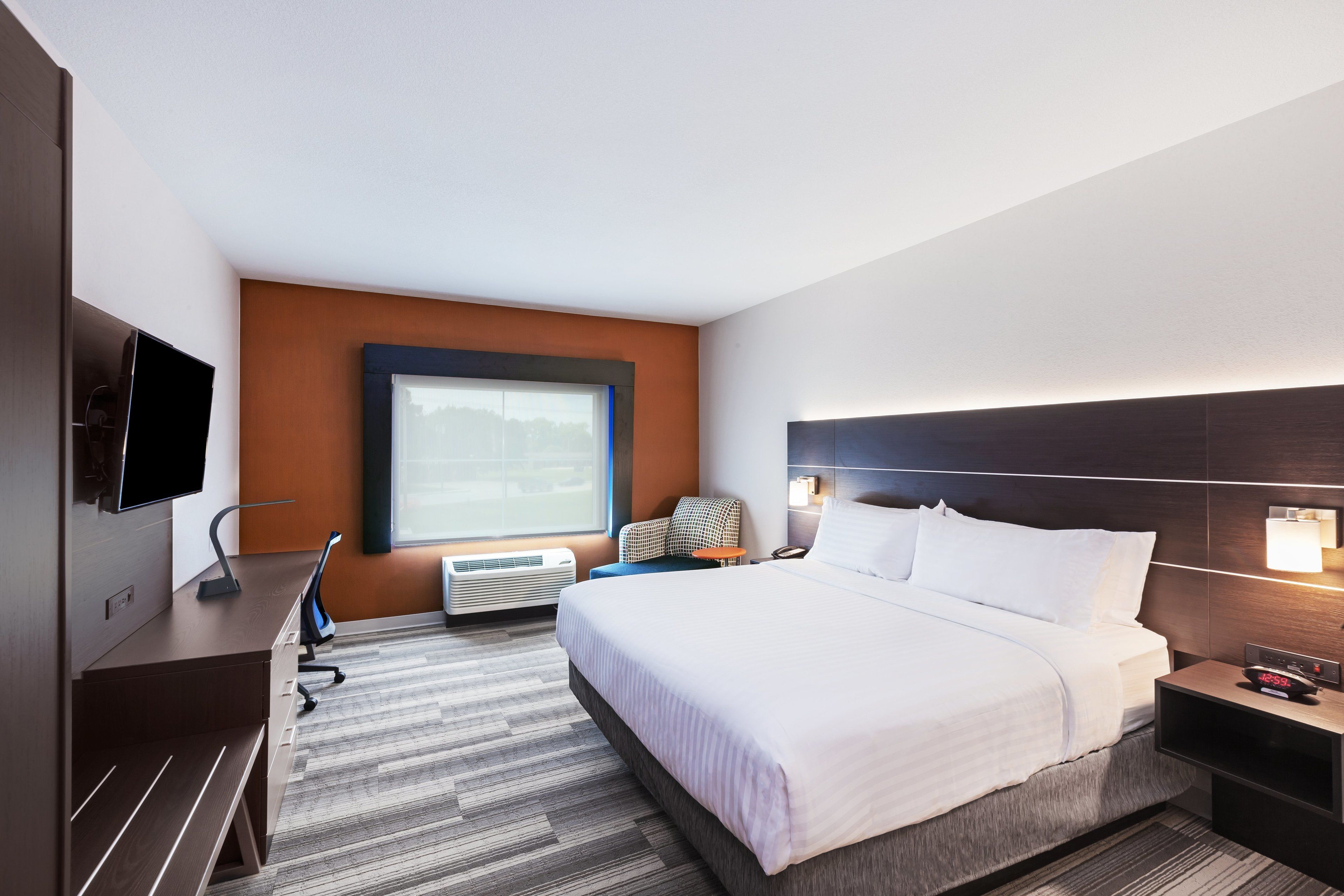 迷你吧、房內夾萬、書桌、遮光窗簾/窗簾