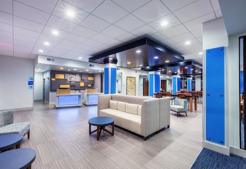 Holiday Inn Express & Suites Coffeyville by IHG