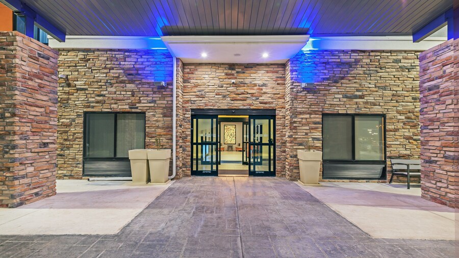 Holiday Inn Express & Suites Perryton by IHG