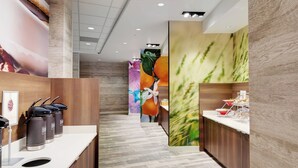 Breakfast meal - Fairfield Inn & Suites by Marriott Chicago Schaumburg (Schaumburg)