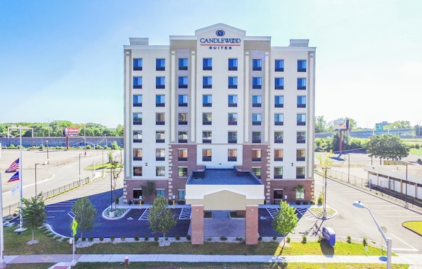Candlewood Suites Hartford Downtown By Ihg - West Hartford, CT