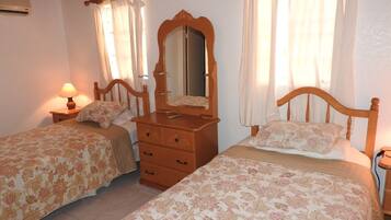 Standard Townhome, 2 Bedrooms, Kitchen | 2 bedrooms, in-room safe, free WiFi