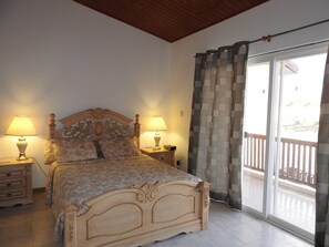 标准联排别墅, 2 间卧室, 厨房 | 2 多间卧室、客房内保险箱、免费 WiFi