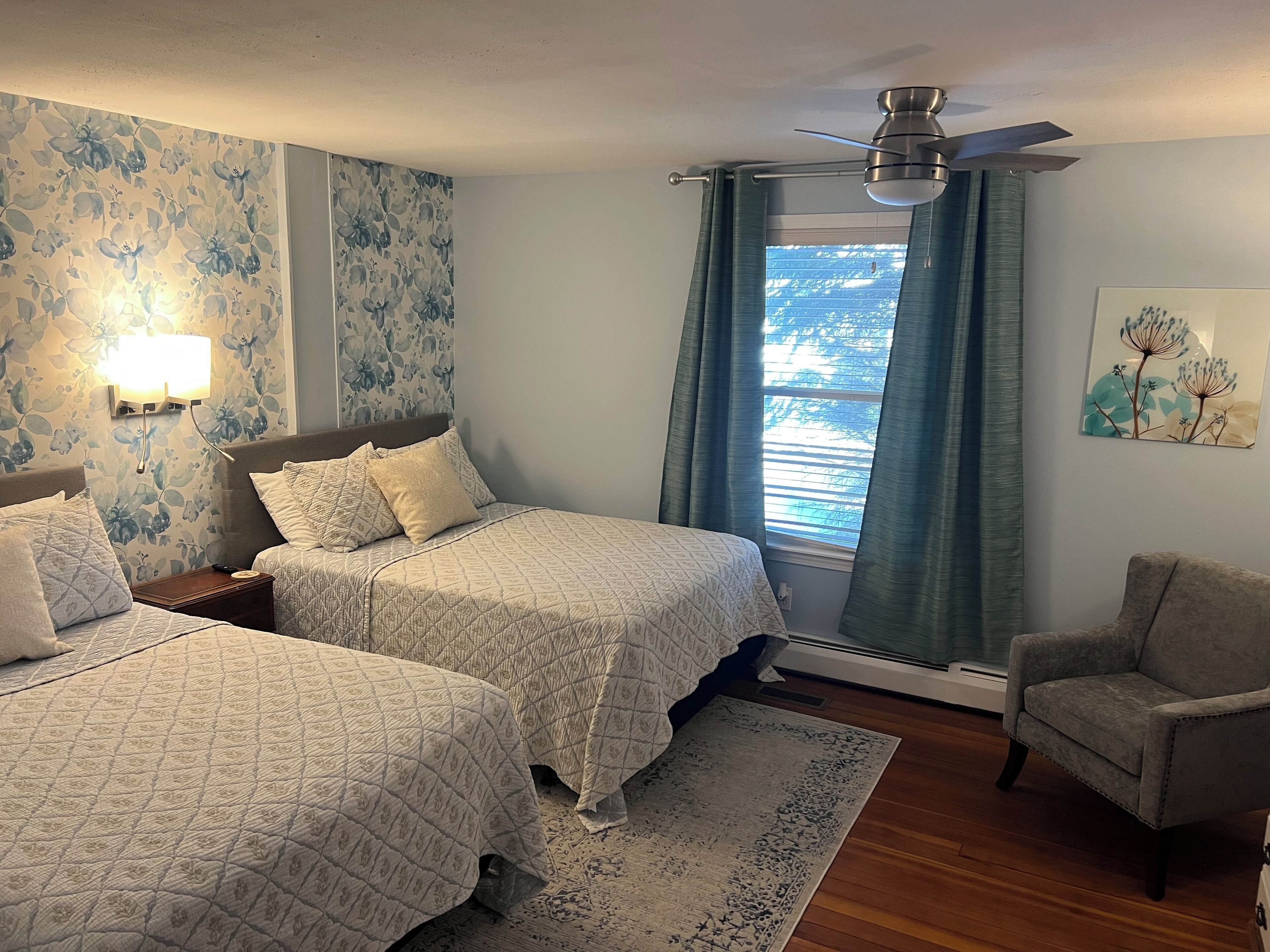 Room #1 Two Twin Beds | 熨斗/熨衣板、免費無線上網、床單