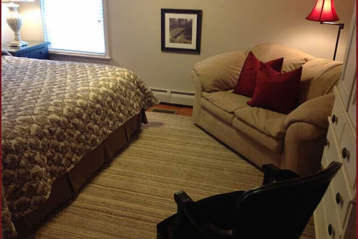 Iron/ironing board, free WiFi, bed sheets