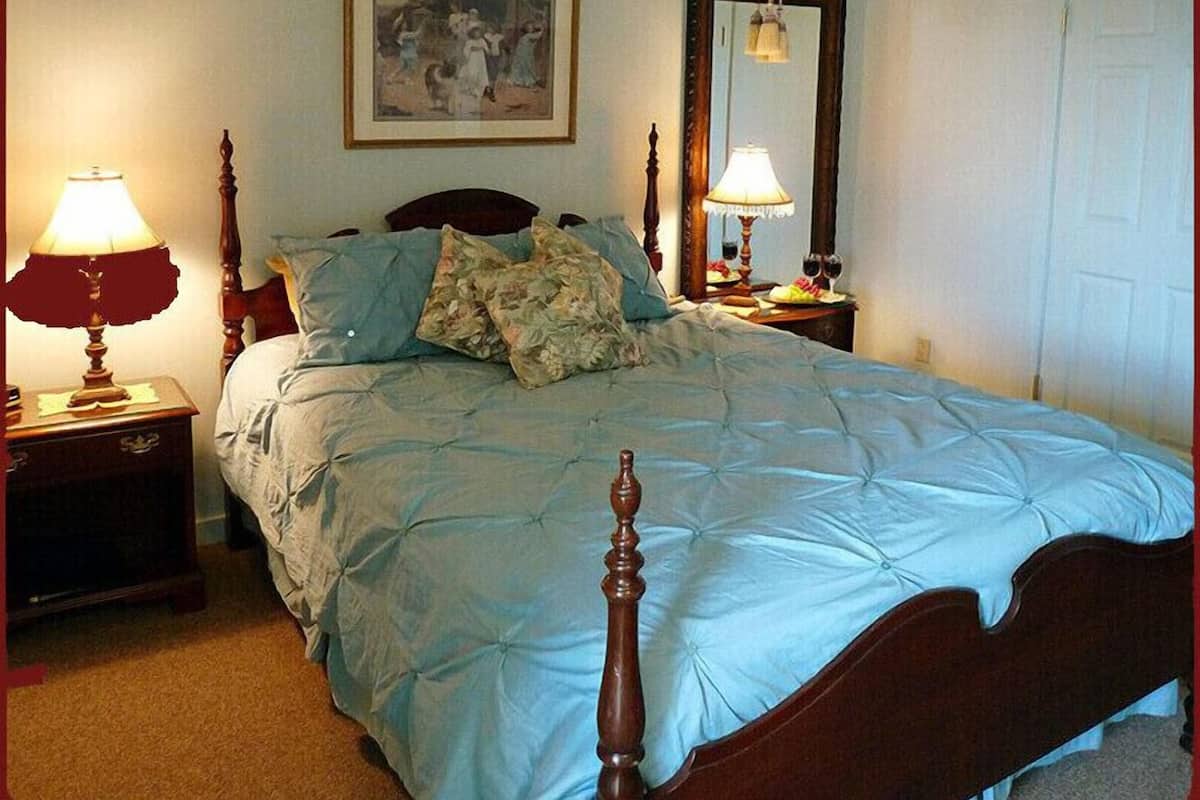 Iron/ironing board, free WiFi, bed sheets