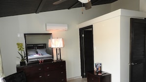 พรีเมียมทาวน์โฮม, 2 ห้องนอน, ห้องครัว | 2 ห้องนอน, ตู้นิรภัยในห้องพัก, เตารีด/โต๊ะรีดผ้า, Wi-Fi ฟรี