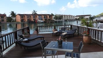Premium Townhome, 2 Bedrooms, Kitchen | Teres/patio