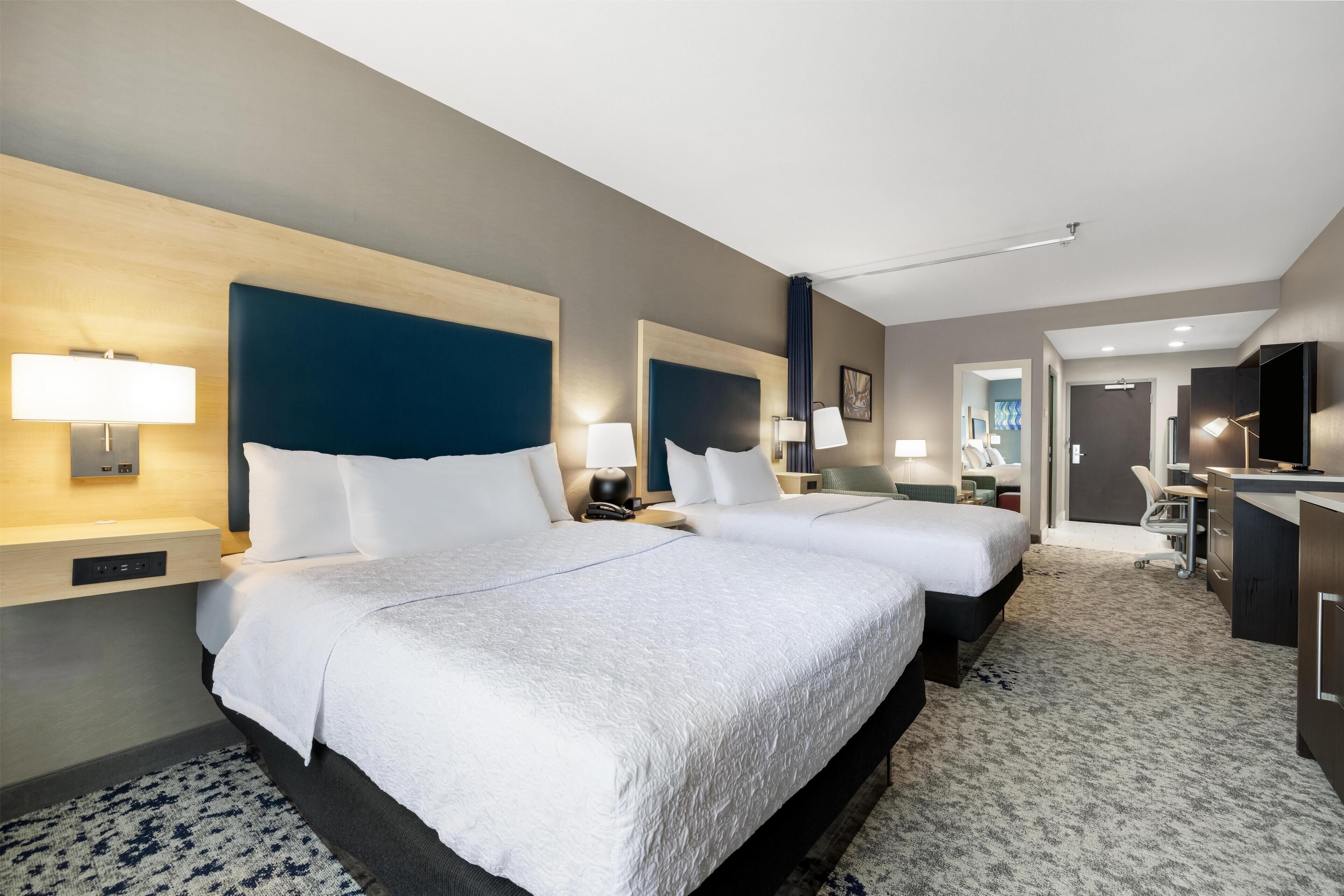 Studio, 2 Queen Beds, Accessible (Hearing)