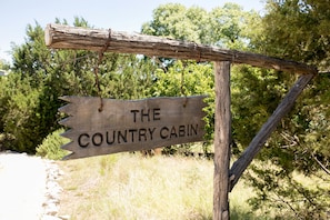 Exterior detail - Alamo Springs- The Country Cabin (Fredericksburg)