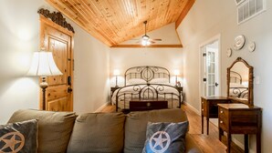 Luxury-Ferienhütte, 1 Schlafzimmer (Alamo Springs Country Cabin)