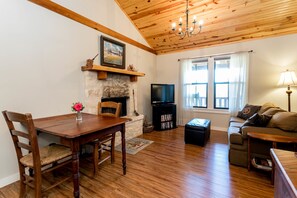 Luxury Cabin, 1 Bedroom (Alamo Springs Country Cabin) | Living area | Flat-screen TV, fireplace