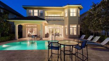 Maison, 4 chambres, four Ă  micro-ondes (RVH_020R Modern Perfection) | Piscine