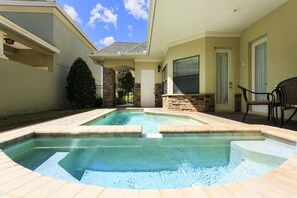 Casa, 5 camere da letto, balcone (RVH_037R_INA Legacy Villa) | Idromassaggio all'aperto