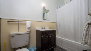 Basic Apartment | Bathroom | Hair dryer, shampoo