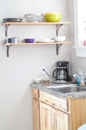 Studio Apartment, 1 Queen Bed - 209 4th Ave | Private kitchen | Fridge, microwave, coffee/tea maker, cookware/dishes/utensils