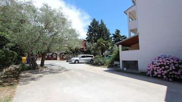 Enceinte de lâhĂ©bergement