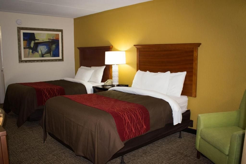 In-room safe, desk, iron/ironing board, WiFi (free)
