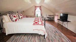 House, 2 Bedrooms, Kitchen (Second Home Guest House) | 1 bedroom, WiFi (free) - Second Home Guest House (Fredericksburg)