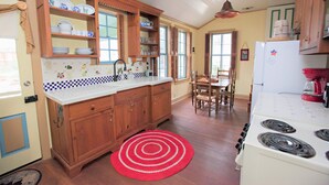 House, 2 Bedrooms, Kitchen (Second Home Guest House) | Private kitchen | Fridge, microwave, oven, stovetop - Second Home Guest House (Fredericksburg)