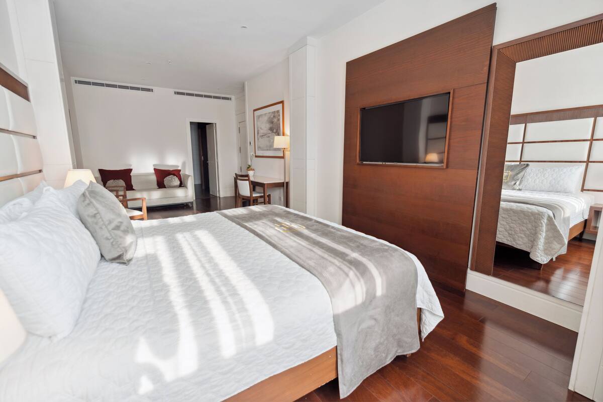 Suite Junior, 1 letto queen | 1 camera, minibar, una cassaforte in camera, una scrivania