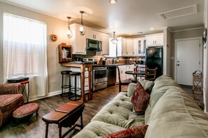 House, 1 Bedroom, 2 Bathrooms (Aunt Pam's) | Living area | TV - Aunt Pam's (Fredericksburg)