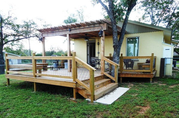 Terrace/patio - Aunt Pam's (Fredericksburg)