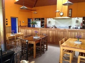 Dining - Old Bones Lodge (Awamoa)