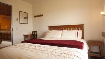 Standard Double Room Single Use | Free WiFi, bed sheets, wheelchair access