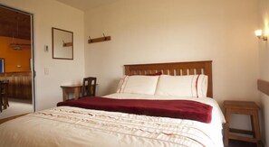 Standard Double Room Single Use | Free WiFi, bed sheets, wheelchair access - Old Bones Lodge (Awamoa)
