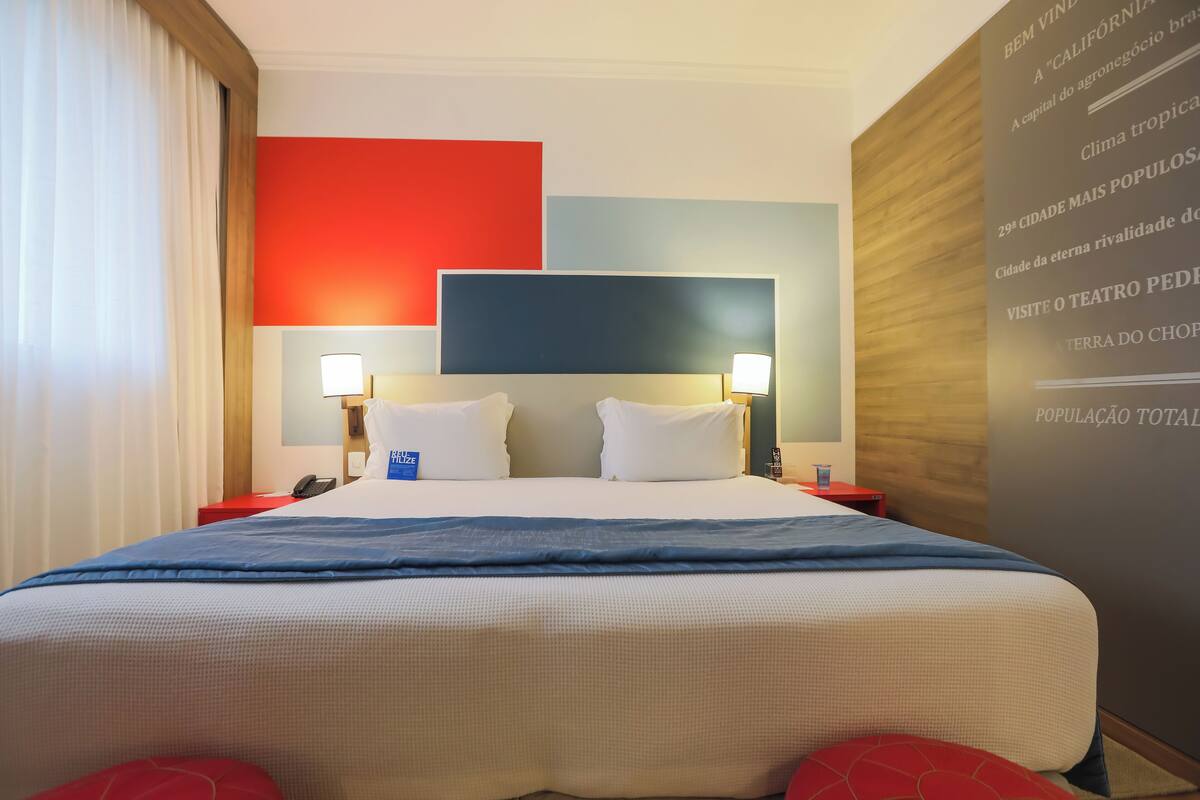 ห้องพัก, เตียงควีนไซส์ 1 เตียง, ปลอดบุหรี่ (Fitness Room) | มินิบาร์, ตู้นิรภัยในห้องพัก, โต๊ะทำงาน, ห้องเก็บเสียง