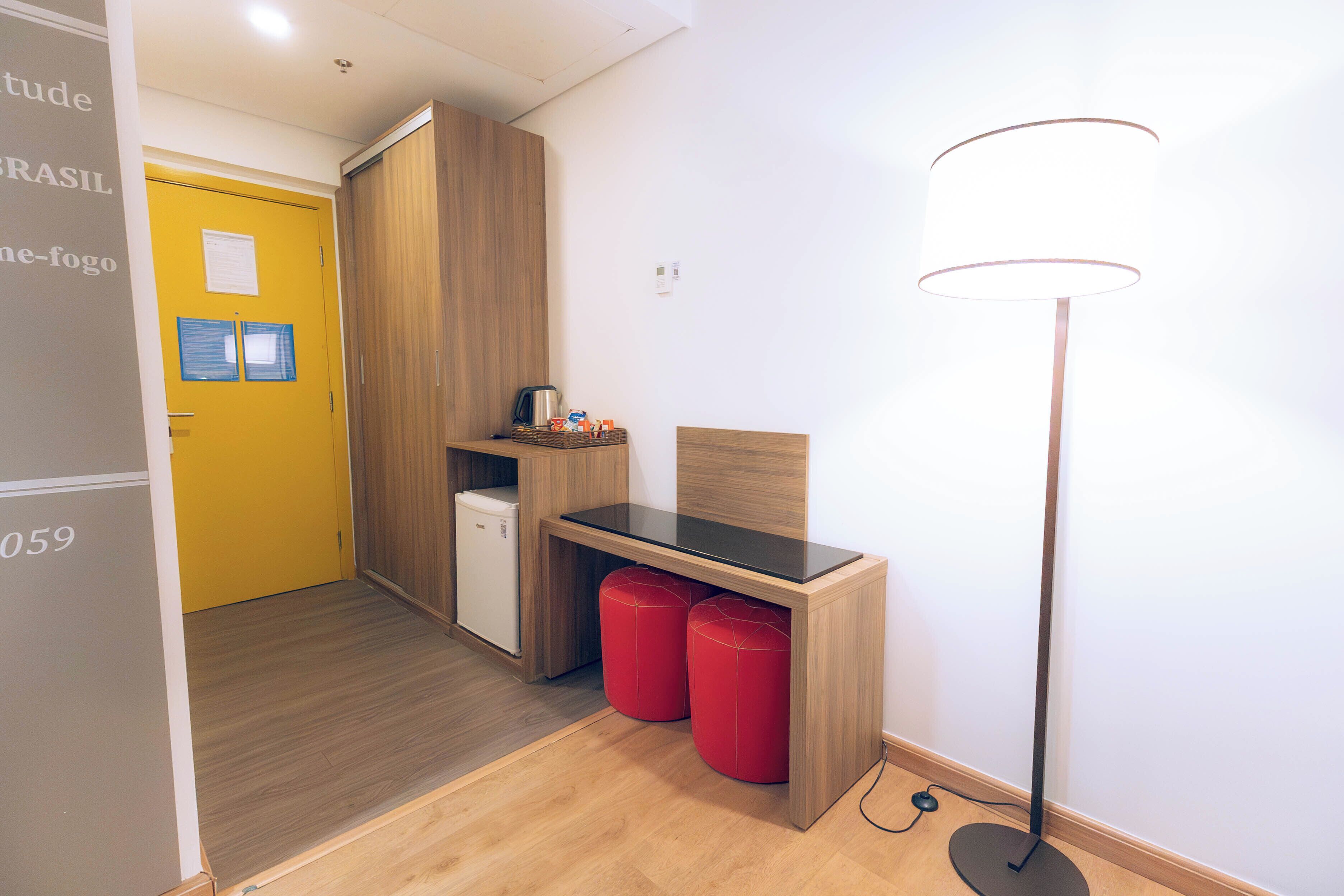 room, 1 queen bed, non smoking (fitness room) | minibar, in-room safe, desk, soundproofing