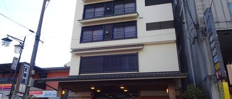 Overnatningsstedets facade